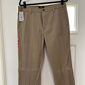 Dockers, Men's Signature Khaki Pants, W34" x L32",  Tan
